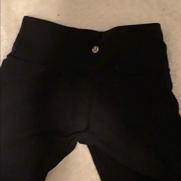 Black cropped lulu leggings - Picture 2 of 2